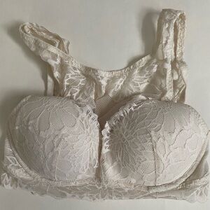 PINK Victoria's Secret Cream Lace Bralette
Size XS